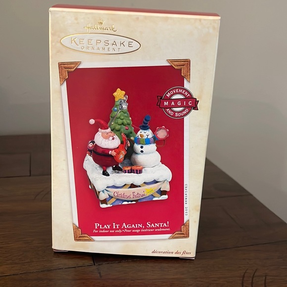 2003 Play It Again, Santa Hallmark Ornament - Picture 1 of 4